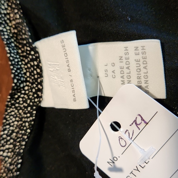 EUC H&M Basics Tshirt (279) - Picture 3 of 3